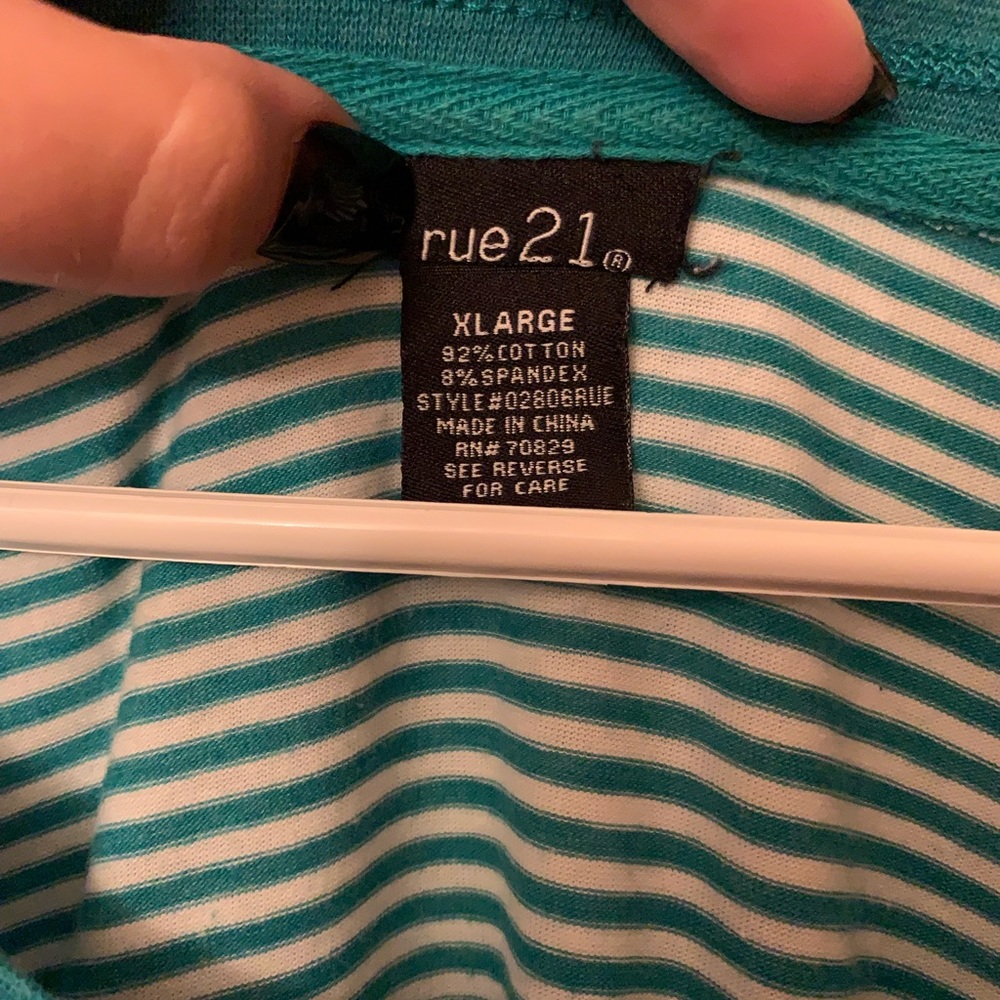 Striped top - Picture 5 of 5